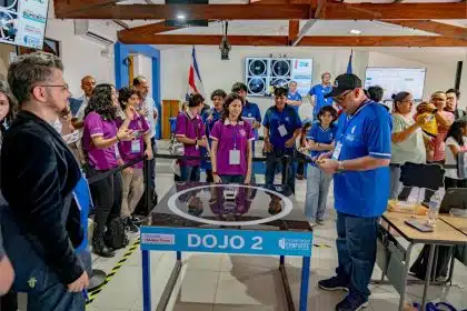 Universidad Cenfotec lanza el torneo de robótica Sumobot 2026