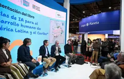 CAF presentó en la Feria del Libro el “Atlas de IA para el desarrollo humano de América Latina y el Caribe”