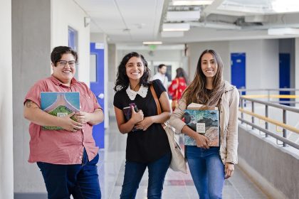 Nueva alianza abrirá oportunidades de formación en áreas de alta demanda para mujeres fuera de la GAM